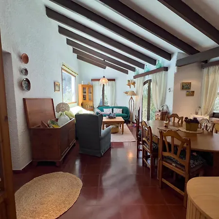 En Con Piscina Privada En El Bosque Feriehus