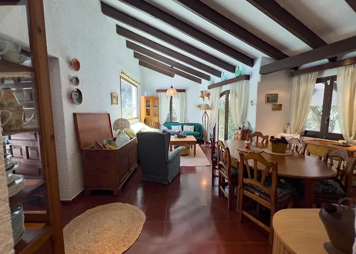 En Con Piscina Privada En El Bosque بيت للعطل